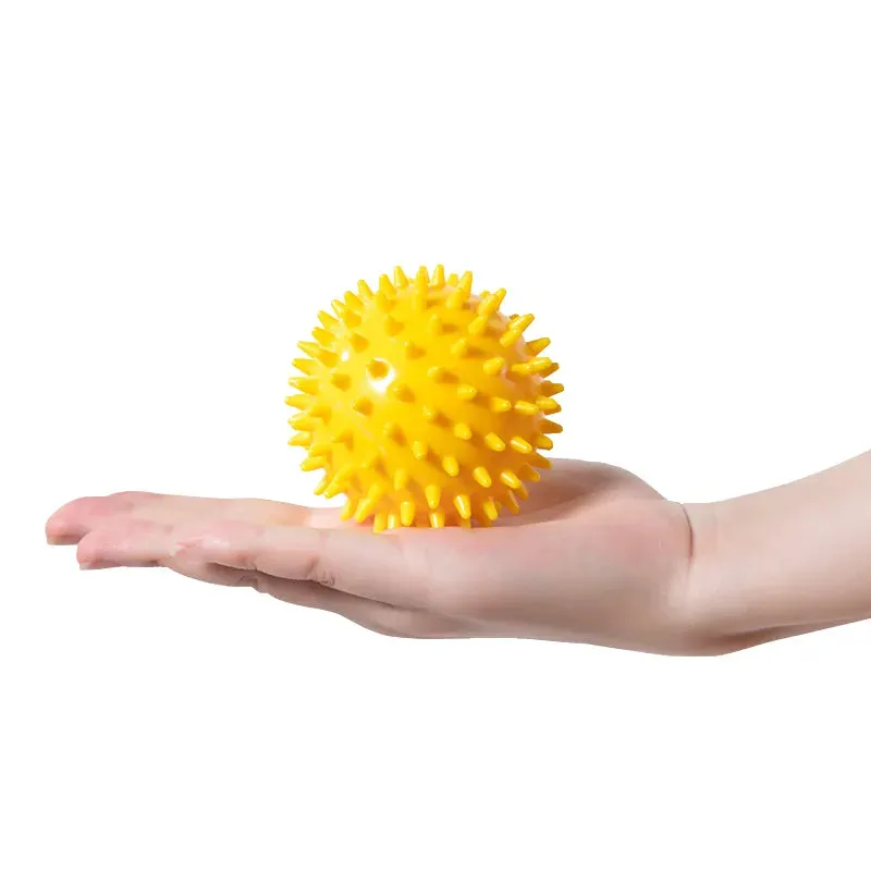 Durable PVC Spiked Massage Ball Trigger Point Sports Fitness Hands and Feet Plantar Pain Relief Fasciitis Relief 9Cm Sports Ball