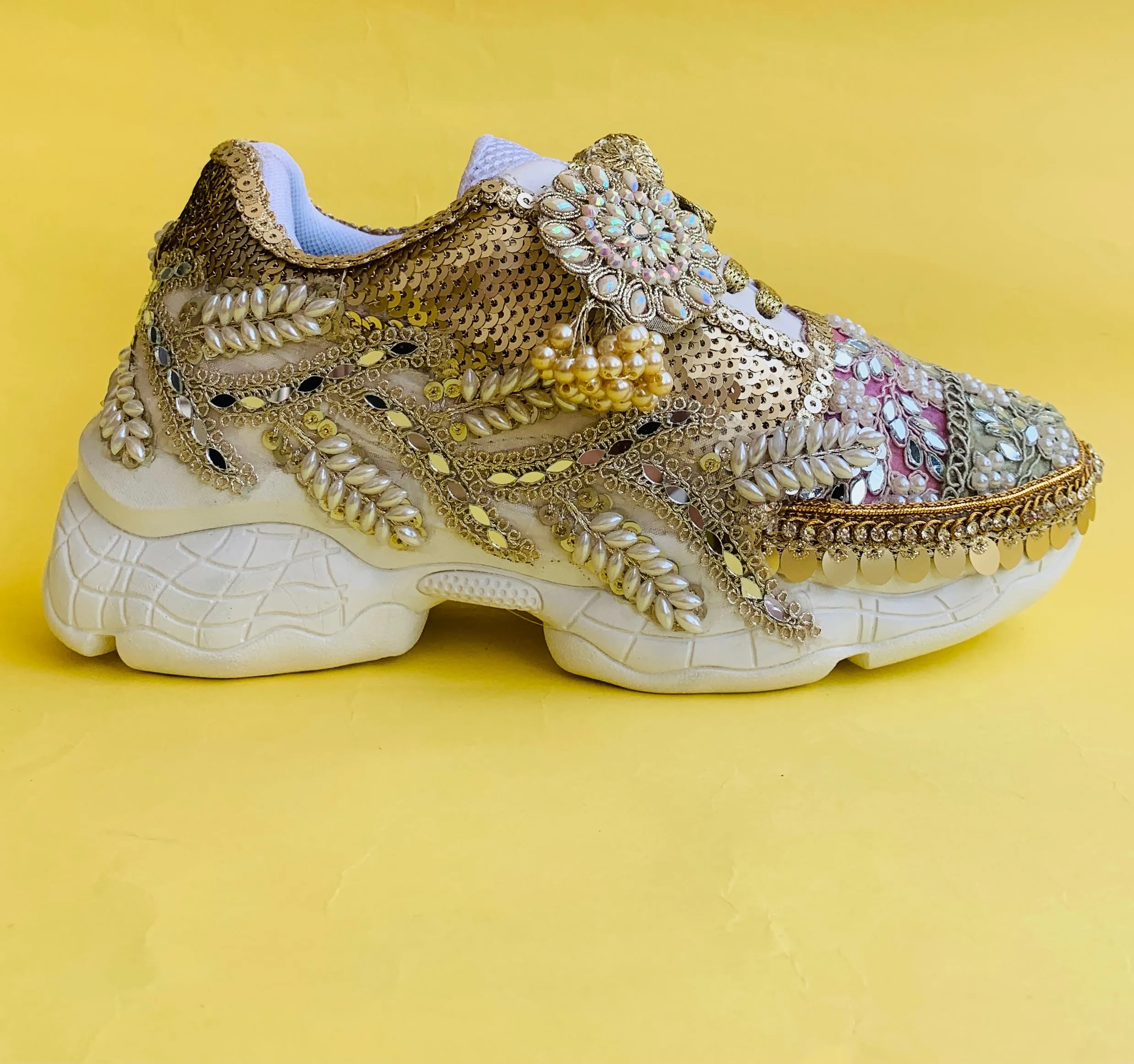 FUNKY N TRENDY hand crafted golden bridal sneakers / gold sneakers / pastel sneakers / embroidery sneakers / sneakers for bride