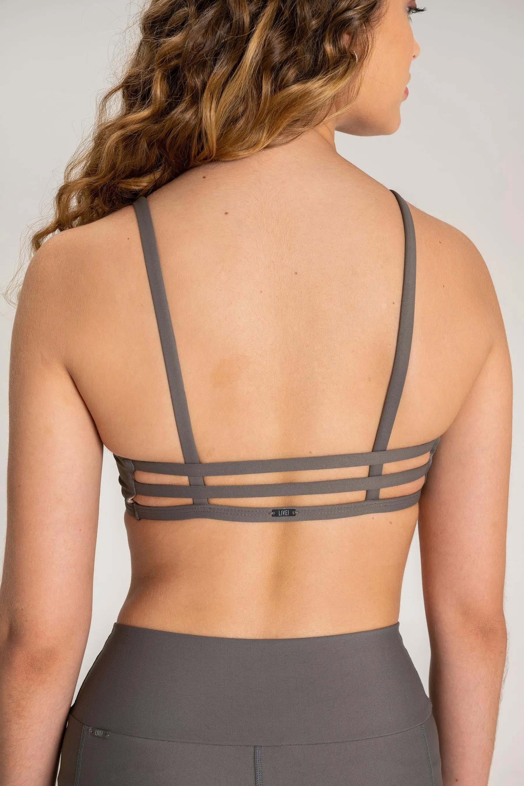 Lineup Mid Sports Bra