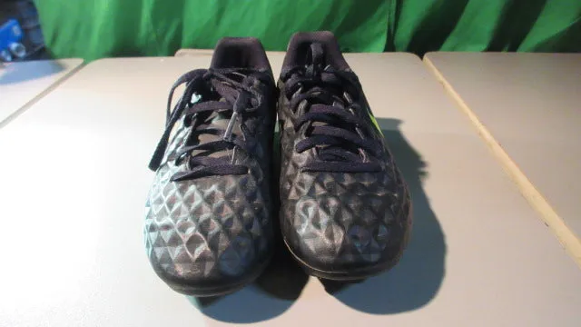 Used Nike Jr. Tiempo Size 3.Y Legend 8 Soccer Cleats Black